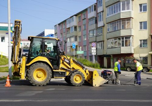 Магаданская область получила первые транши в рамках нацпроектов на ремонт дорог и дворов