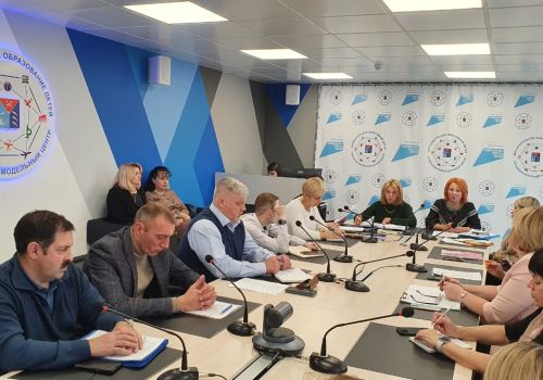 На Колыме прошел круглый стол, на котором обсудили проблемы социализации детей-сирот