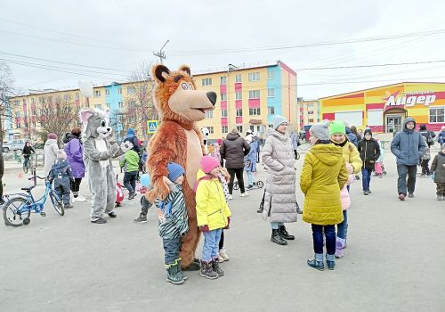 ПЕРВОМАЙ ШАГАЕТ ПО СТРАНЕ (6+)