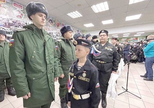 УХОДЯТ В АРМИЮ РЕБЯТА