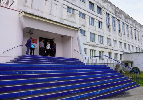 В средней школе поселка Ягодное готовятся к капитальному ремонту