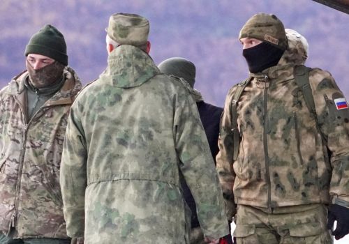 На Колыме продлили срок действия единовременной выплаты в 150 тысяч рублей бойцам СВО