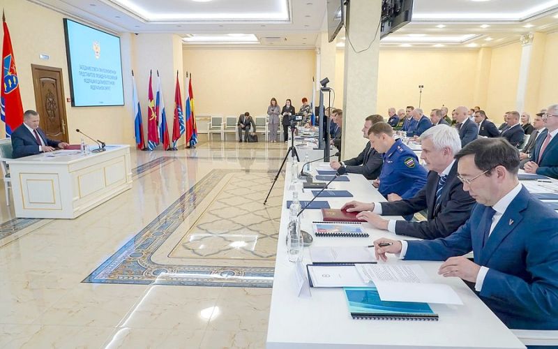 В ПОСЕЛКЕ ТАЛАЯ МАГАДАНСКОЙ ОБЛАСТИ ПРОШЛО ЗАСЕДАНИЕ СОВЕТА ДАЛЬНЕВОСТОЧНОГО  ФЕДЕРАЛЬНОГО ОКРУГА 12+