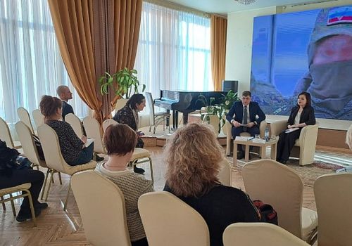 Женам и матерям бойцов в зоне СВО рассказали об адресной помощи семьям на Колыме