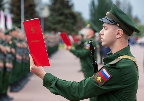 Колымчане от 18 до 50 лет могут пойти на военную службу по контракту