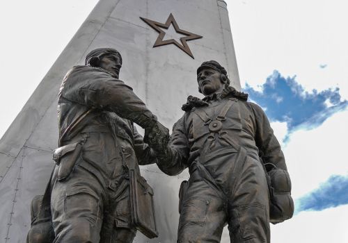 В Магадане и пяти округах Колымы отремонтированы элементы воинских захоронений