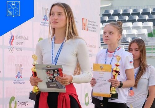 Колымская летающая лыжница Александра Кустова взяла серебро Чемпионата России на большом олимпийском трамплине