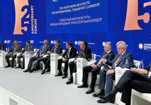 Глава Минвостокразвития России Алексей Чекунков выступил на сессии ПМЭФ «Северный морской путь: международный транспортный коридор»