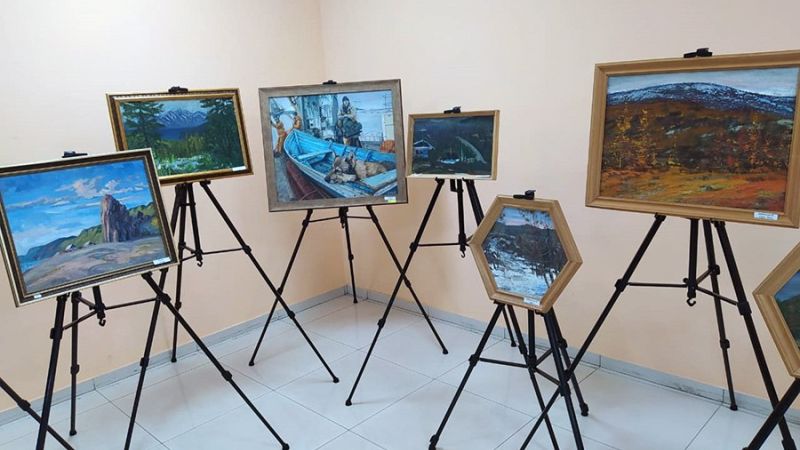 Передвижную выставку «Территория надежды» развернули в колымском Усть-Омчуге