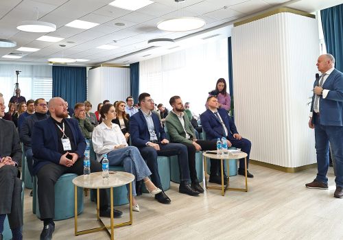 Встречу с курсантами первого потока программы «Муравьев-Амурский 2030» провел наставник - Заместитель полпреда Президента РФ в ДФО Григорий Куранов