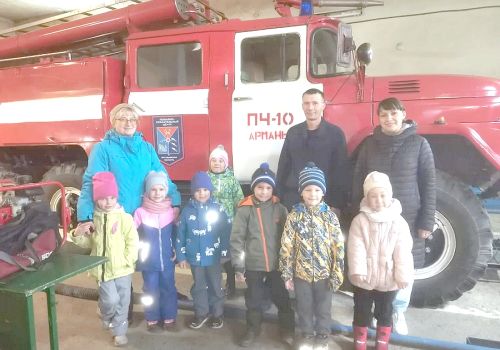 В ГОСТИ  К ПОЖАРНЫМ