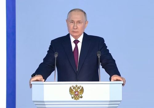 Президент России Владимир Путин выступил с посланием Федеральному собранию