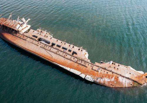 На Дальнем Востоке к 2025 году планируют утилизировать 213 затонувших кораблей