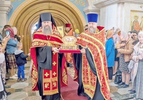 КОВЧЕГ С МОЩАМИ СВЯТОГО ГЕОРГИЯ ПОБЕДОНОСЦА ПРИБЫЛ