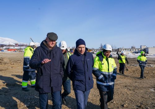 Сергей Носов посетил строительную площадку нового аэровокзального комплекса