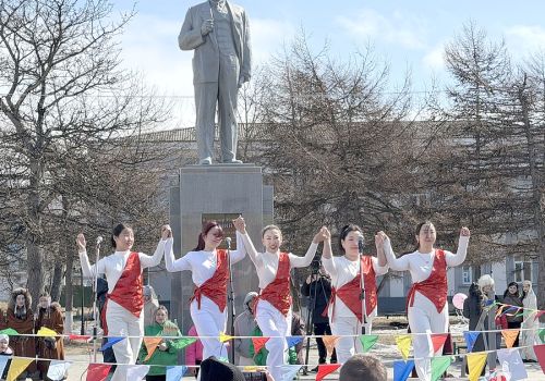 СВЕТЛЫЙ ПРАЗДНИК ПЕРВОМАЙ 0+