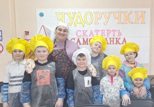 ПРИГЛАШАЕМ В КРУЖОК «ЧУДОРУЧКИ» (0+)