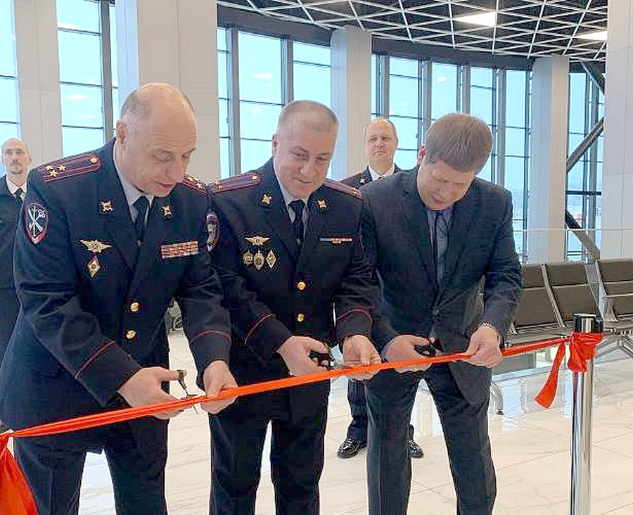 В АЭРОПОРТУ 1