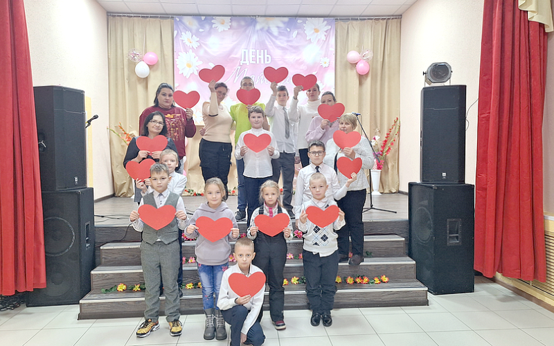 С ЛЮБОВЬЮ К МАТЕРИ (0+)